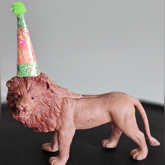 Birthday Jungle Safari Animals w/ Birthday Hats - Picture 2 of 5